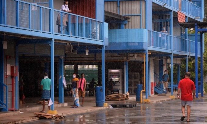 Cập nhật dịch Covid-19 trên thế giới 2/5: Nửa nước Mỹ nới phong tỏa, Pháp ghi nhận số ca tử vong theo ngày thấp nhất từ cuối tháng 3 - Ảnh 3. Cập nhật dịch Covid-19 trên thế giới 2/5: Nửa nước Mỹ nới phong tỏa, Pháp ghi nhận số ca tử vong theo ngày thấp nhất từ cuối tháng 3 - Ảnh 3.