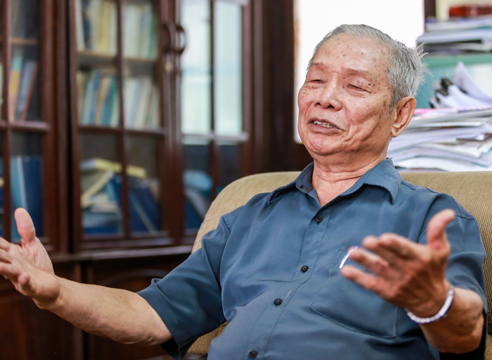 GS. Võ Đại Lược: 'Cứu' doanh nghiệp không đơn thuần chỉ là tiền! - Ảnh 1. GS. Võ Đại Lược: 'Cứu' doanh nghiệp không đơn thuần chỉ là tiền! - Ảnh 1.