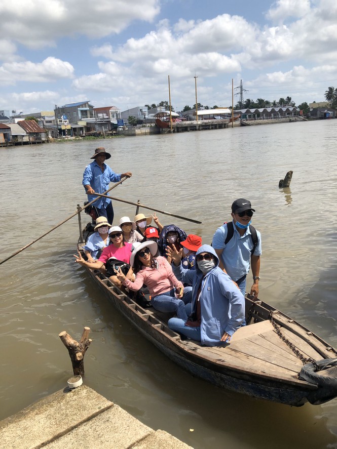 'Đã mắt' với vườn dâu trái từ gốc đến ngọn ở miền Tây - Ảnh 9.