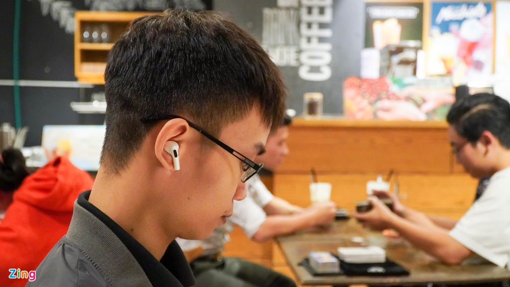 Nhà máy ở Việt Nam sẽ sản xuất mẫu tai nghe Apple chưa từng ra mắt - Ảnh 2. Nhà máy ở Việt Nam sẽ sản xuất mẫu tai nghe Apple chưa từng ra mắt - Ảnh 2.