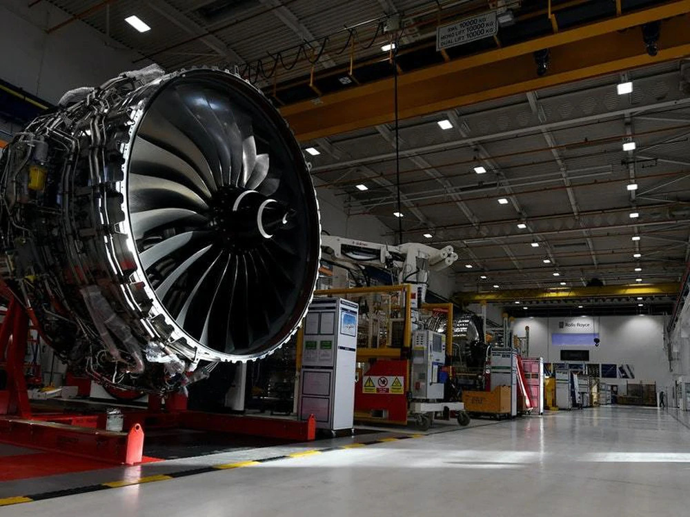 Rolls-Royce cắt giảm 9.000 việc làm trước tình hình du lịch hàng không suy sụp vì Covid-19 - Ảnh 2. Rolls-Royce cắt giảm 9.000 việc làm trước tình hình du lịch hàng không suy sụp vì Covid-19 - Ảnh 2.