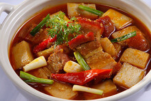 Giá cả thị trường hôm nay 20/5: Giá heo hơi tăng cao nhất lịch sử 100.000 đồng/kg, siêu thị tăng cường khuyến mãi thịt heo