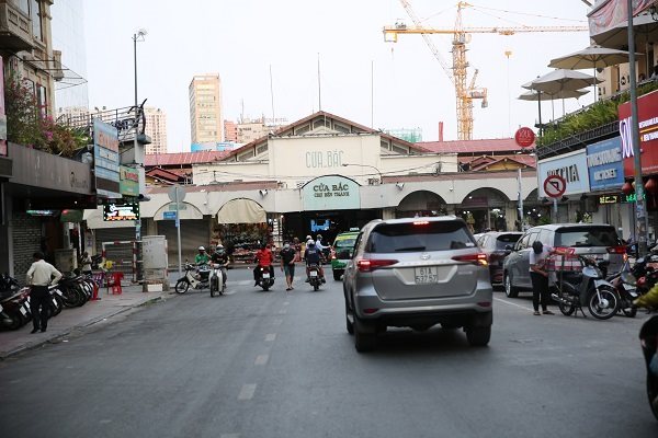 Rao bán hàng loạt khách sạn ở TP HCM với giá 'trên trời' - Ảnh 1. Rao bán hàng loạt khách sạn ở TP HCM với giá 'trên trời' - Ảnh 1.