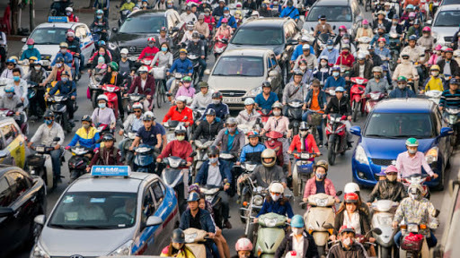 Dân tù mù về bảo hiểm xe máy, mua xong cất ví hết hạn - Ảnh 2. Dân tù mù về bảo hiểm xe máy, mua xong cất ví hết hạn - Ảnh 2.