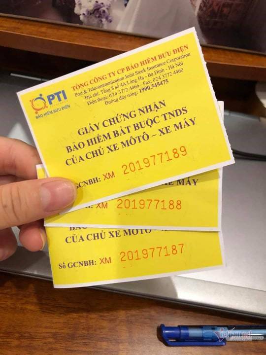 Dân tù mù về bảo hiểm xe máy, mua xong cất ví hết hạn - Ảnh 1. Dân tù mù về bảo hiểm xe máy, mua xong cất ví hết hạn - Ảnh 1.