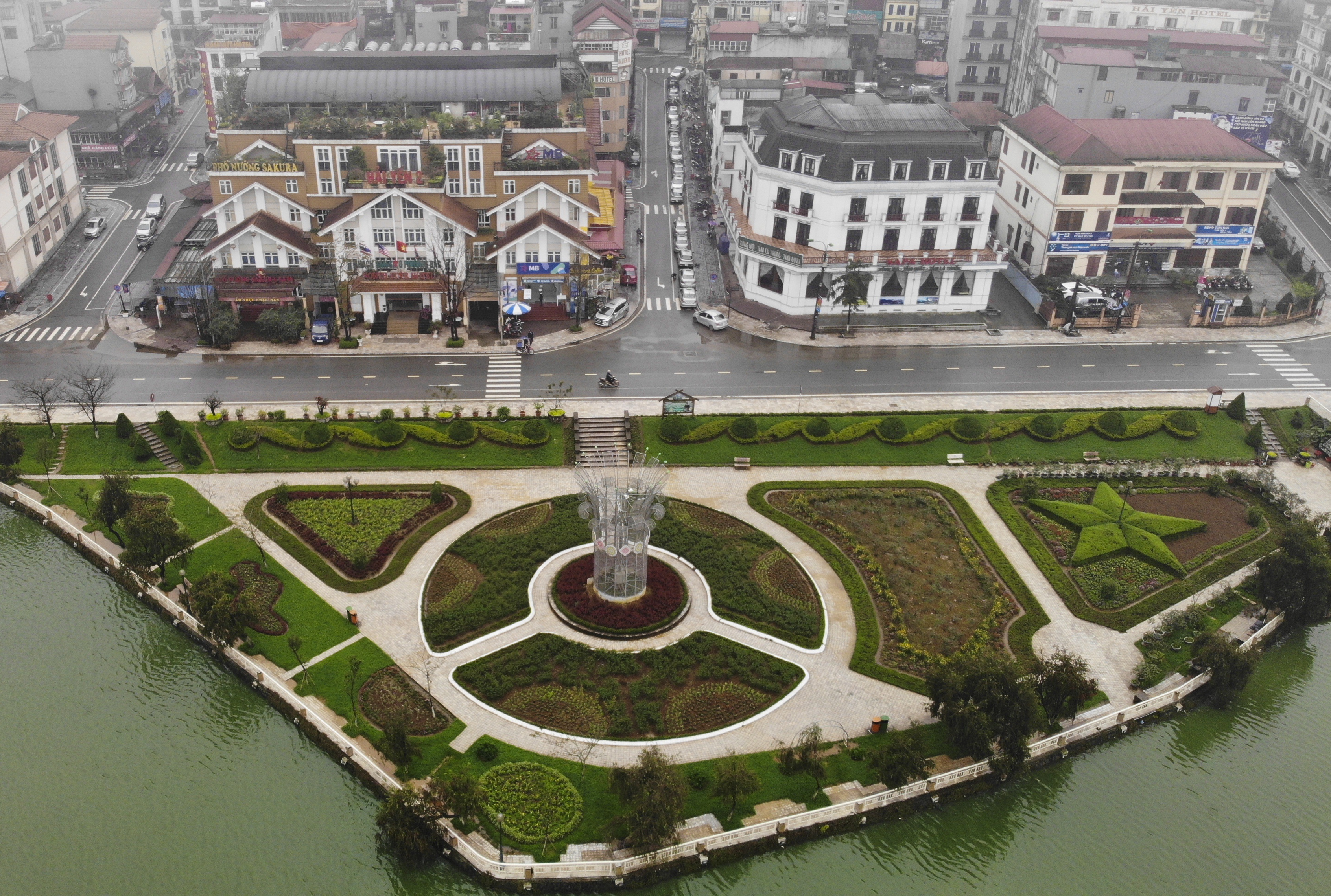 Sa Pa tung gói kích cầu rẻ chưa từng có, gọi nhau xách va li đi du lịch - Ảnh 1. Sa Pa tung gói kích cầu rẻ chưa từng có, gọi nhau xách va li đi du lịch - Ảnh 1.