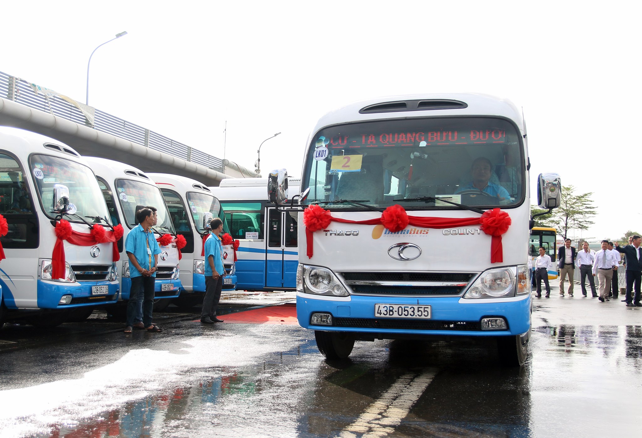 Chấn chỉnh việc thu tiền vé xe tuyến buýt Đà Nẵng – Huế không đúng giá - Ảnh 1. Chấn chỉnh việc thu tiền vé xe tuyến buýt Đà Nẵng – Huế không đúng giá - Ảnh 1.