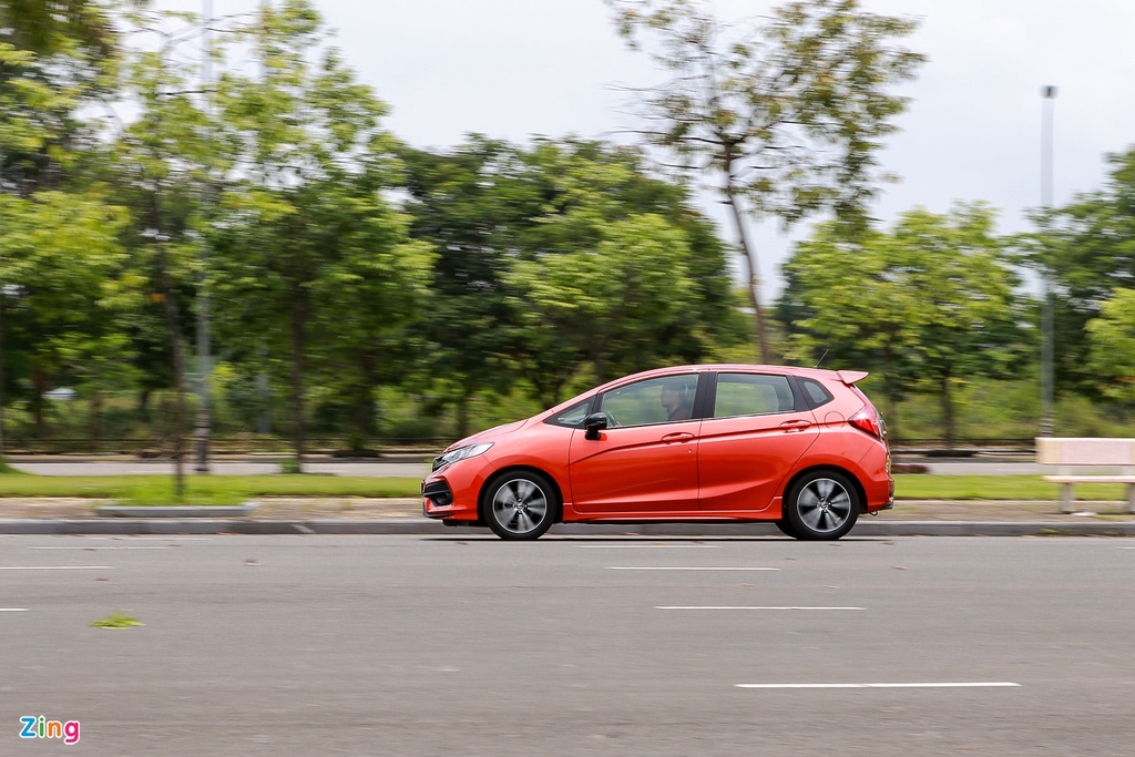 Ô tô Honda nhập khẩu khan hàng, bán chậm tại Việt Nam - Ảnh 2.
