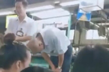 Công ty da giày lớn tại TP HCM phải sa thải hơn 2.000 công nhân giữa dịch Covid-19, ban lãnh đạo cúi đầu xin lỗi công nhân