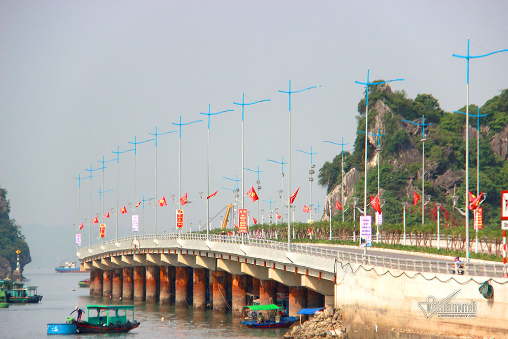 Thủ tướng cắt băng khánh thành đường bao biển đẹp nhất Quảng Ninh - Ảnh 6. Thủ tướng cắt băng khánh thành đường bao biển đẹp nhất Quảng Ninh - Ảnh 6.