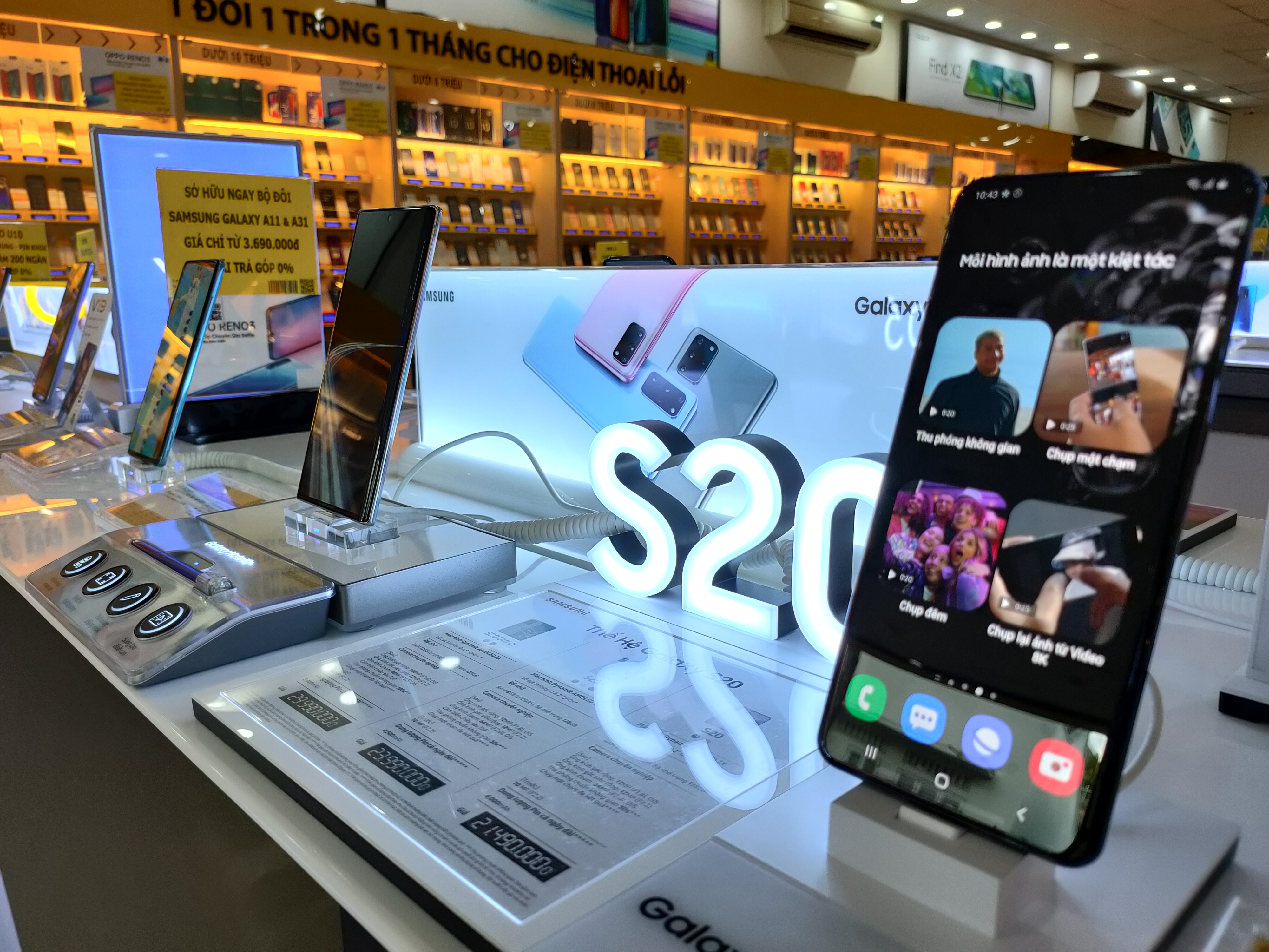 Android và iPhone tiếp tục biến động trong chương trình điện thoại giảm giá - Ảnh 1. Android và iPhone tiếp tục biến động trong chương trình điện thoại giảm giá - Ảnh 1.