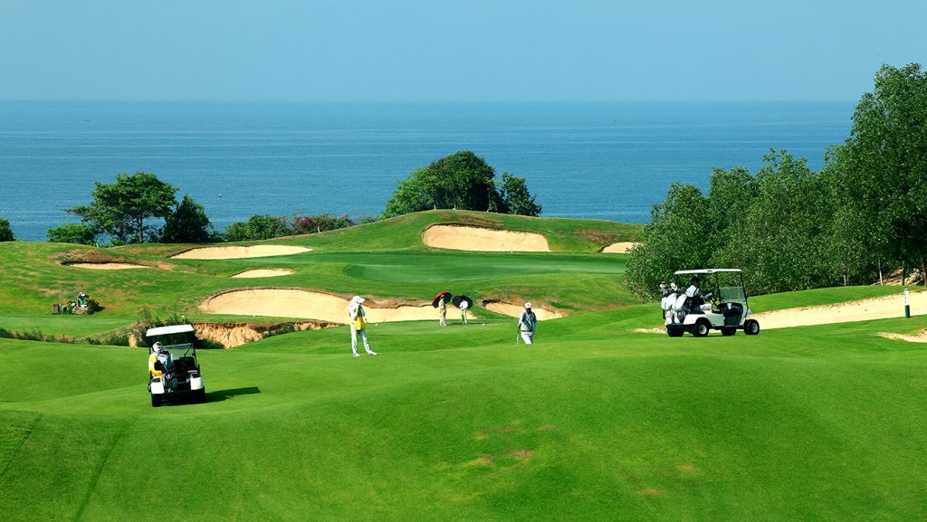 Đại gia tỉnh lẻ nhìn từ ông chủ sân golf Phan Thiết - Ảnh 5. Đại gia tỉnh lẻ nhìn từ ông chủ sân golf Phan Thiết - Ảnh 5.