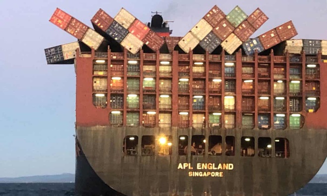 Khẩu trang tràn vào Australia sau khi 40 container từ Trung Quốc rơi khỏi tàu - Ảnh 2. Khẩu trang tràn vào Australia sau khi 40 container từ Trung Quốc rơi khỏi tàu - Ảnh 2.