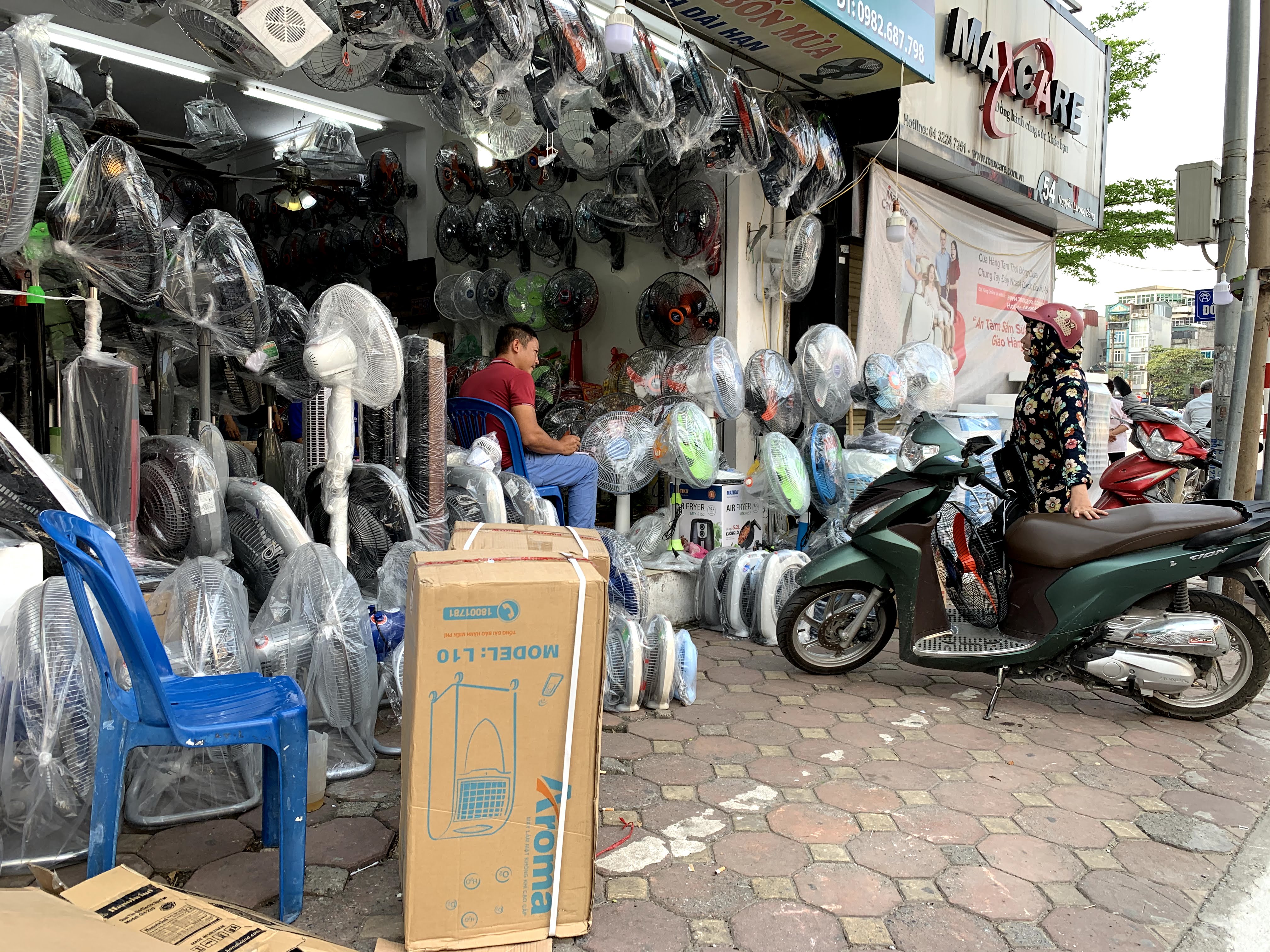 Ma trận điều hoà ‘chính hãng’ siêu rẻ, giá chỉ từ 3 - 4 triệu đồng - Ảnh 2.