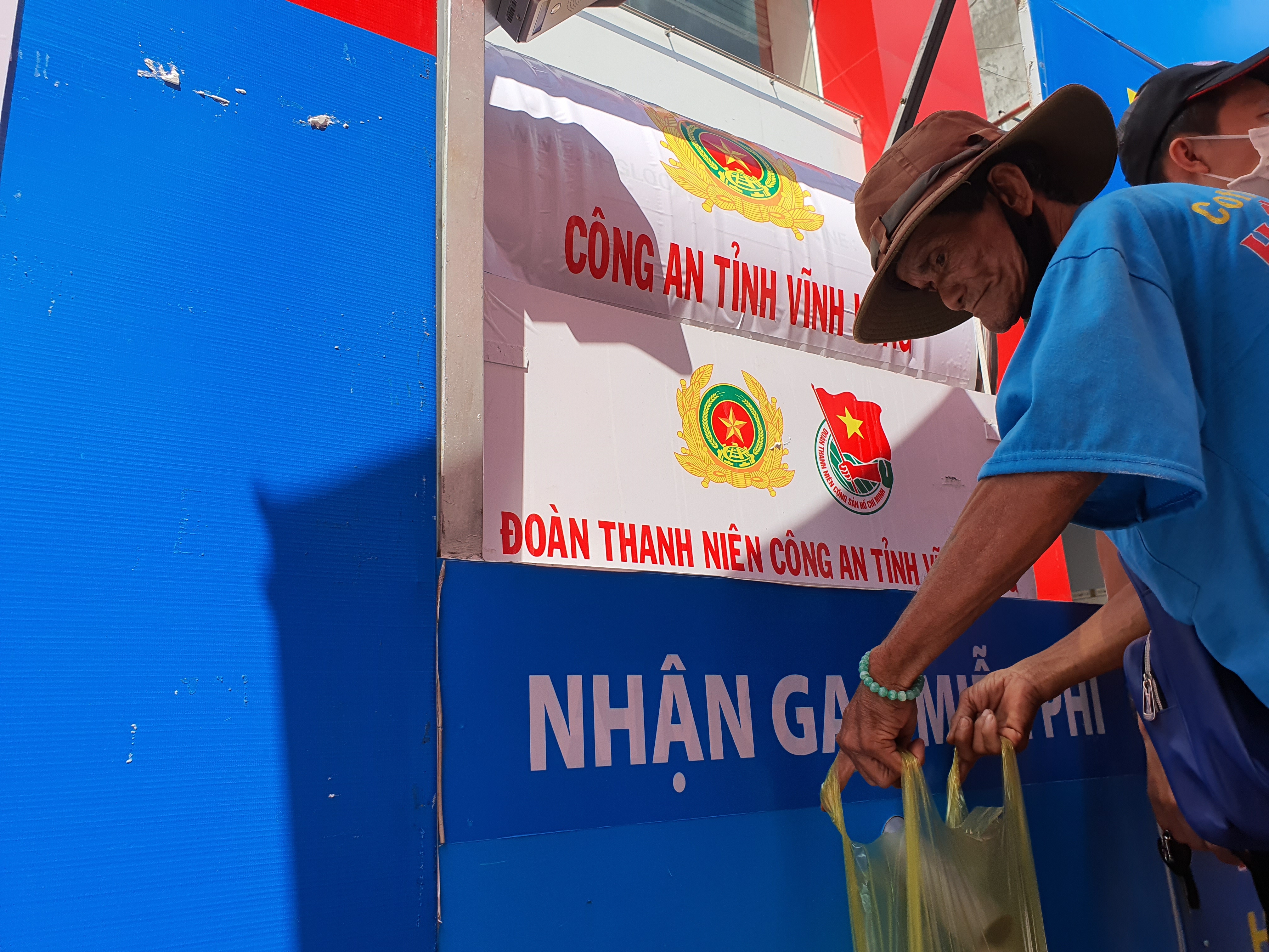 Mô hình "ATM Gạo lưu động" lan tỏa trên cả nước - Ảnh 6.