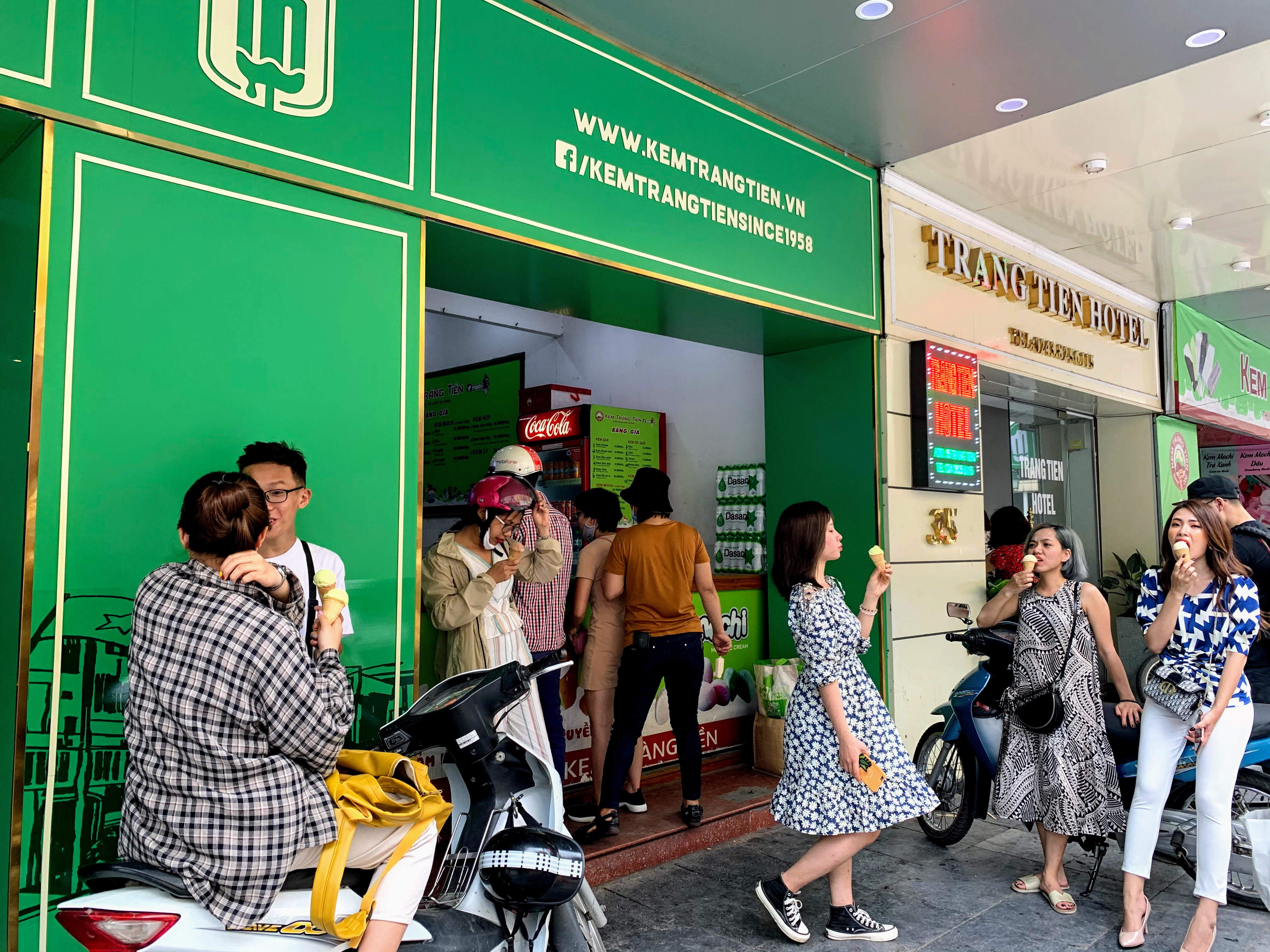 Sau đại dịch, Kem Tràng Tiền chi 10 tỉ đồng để lột xác hoá 'thiên nga' sang chảnh - Ảnh 17. Sau đại dịch, Kem Tràng Tiền chi 10 tỉ đồng để lột xác hoá 'thiên nga' sang chảnh - Ảnh 17.