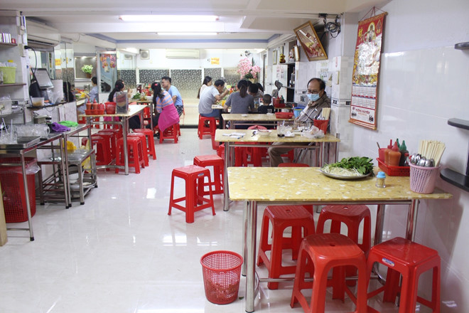 Phở Lệ nổi tiếng Sài Gòn kể về 'kì nghỉ dài nhất' 50 năm có lần đầu - Ảnh 3. Phở Lệ nổi tiếng Sài Gòn kể về 'kì nghỉ dài nhất' 50 năm có lần đầu - Ảnh 3.