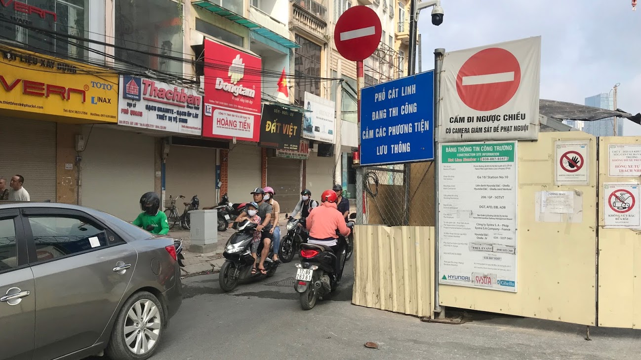 Nút giao thông dễ bị phạt ở Hà Nội: 'Nhập nhằng' ngã 5 Giảng Võ - Ảnh 2. Nút giao thông dễ bị phạt ở Hà Nội: 'Nhập nhằng' ngã 5 Giảng Võ - Ảnh 2.