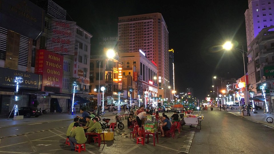 Nghệ An: Phố đêm vắng vẻ, đìu hiu sau 9 tháng đi vào hoạt động - Ảnh 10. Nghệ An: Phố đêm vắng vẻ, đìu hiu sau 9 tháng đi vào hoạt động - Ảnh 10.