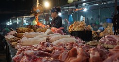 Thịt lợn siêu thị 300.000 đồng/kg, mua online giá chưa tới một nửa