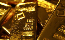 Vàng sắp phá vỡ mức 1.800 USD/ounce