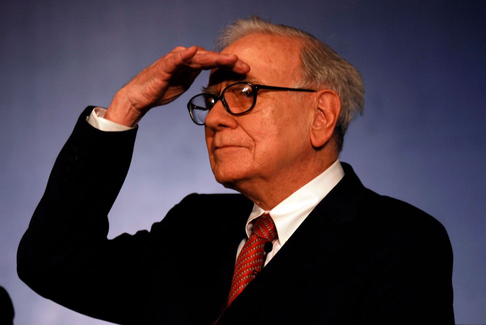 Tỉ phú Warren Buffett: Đại dịch Covid - 19 không thể đánh gục nước Mỹ - Ảnh 1.