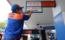Doanh nghiệp xăng dầu lỗ nặng vì Covid-19: Petrolimex, PVOIL, Lọc dầu Bình Sơn ôm lỗ hàng nghìn tỉ đồng