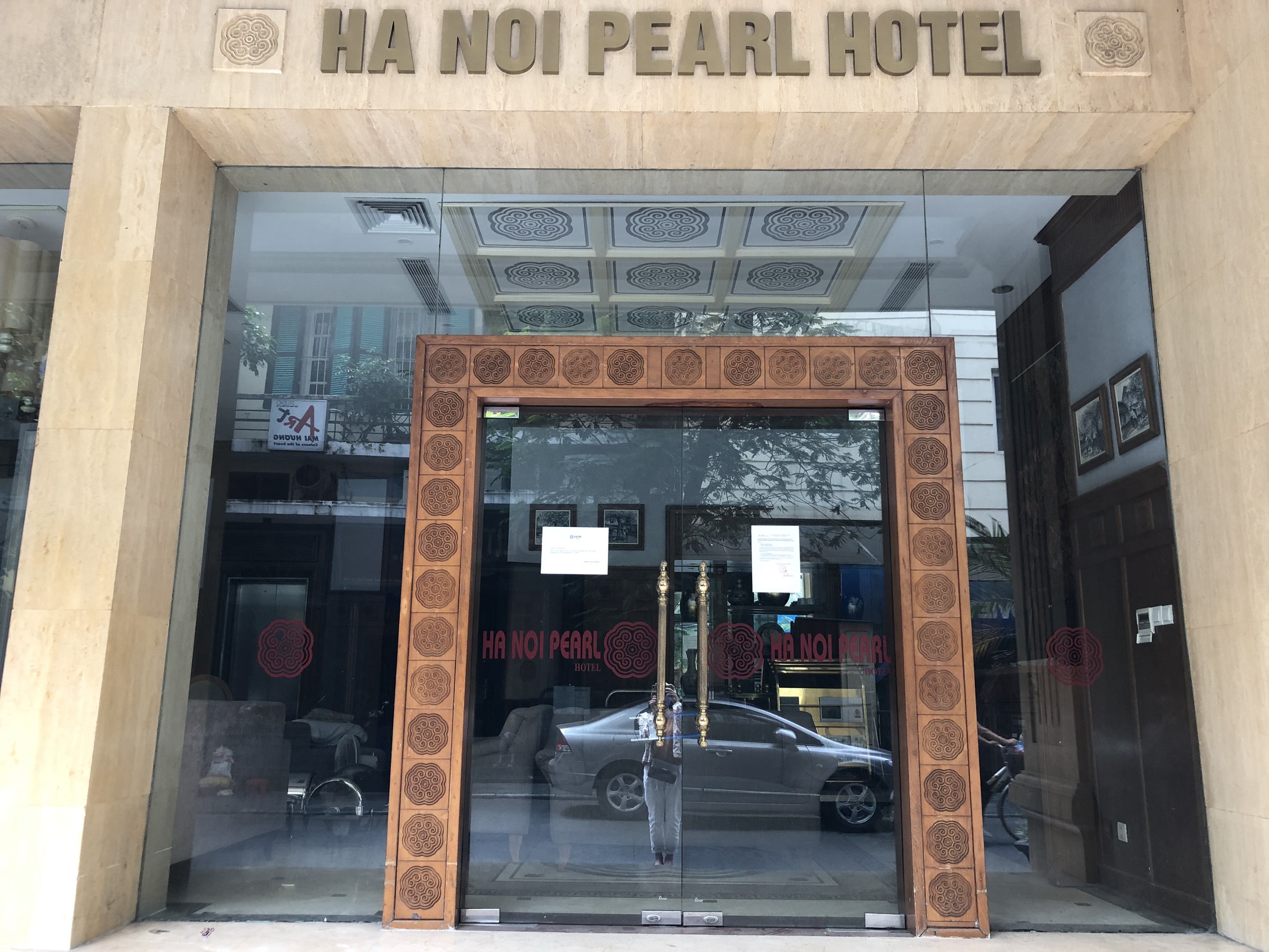 Vắng khách du lịch, hàng loạt khách sạn, công ty lữ hành tạm đóng cửa, sang nhượng hoặc cho thuê mặt bằng - Ảnh 12. Vắng khách du lịch, hàng loạt khách sạn, công ty lữ hành tạm đóng cửa, sang nhượng hoặc cho thuê mặt bằng - Ảnh 12.