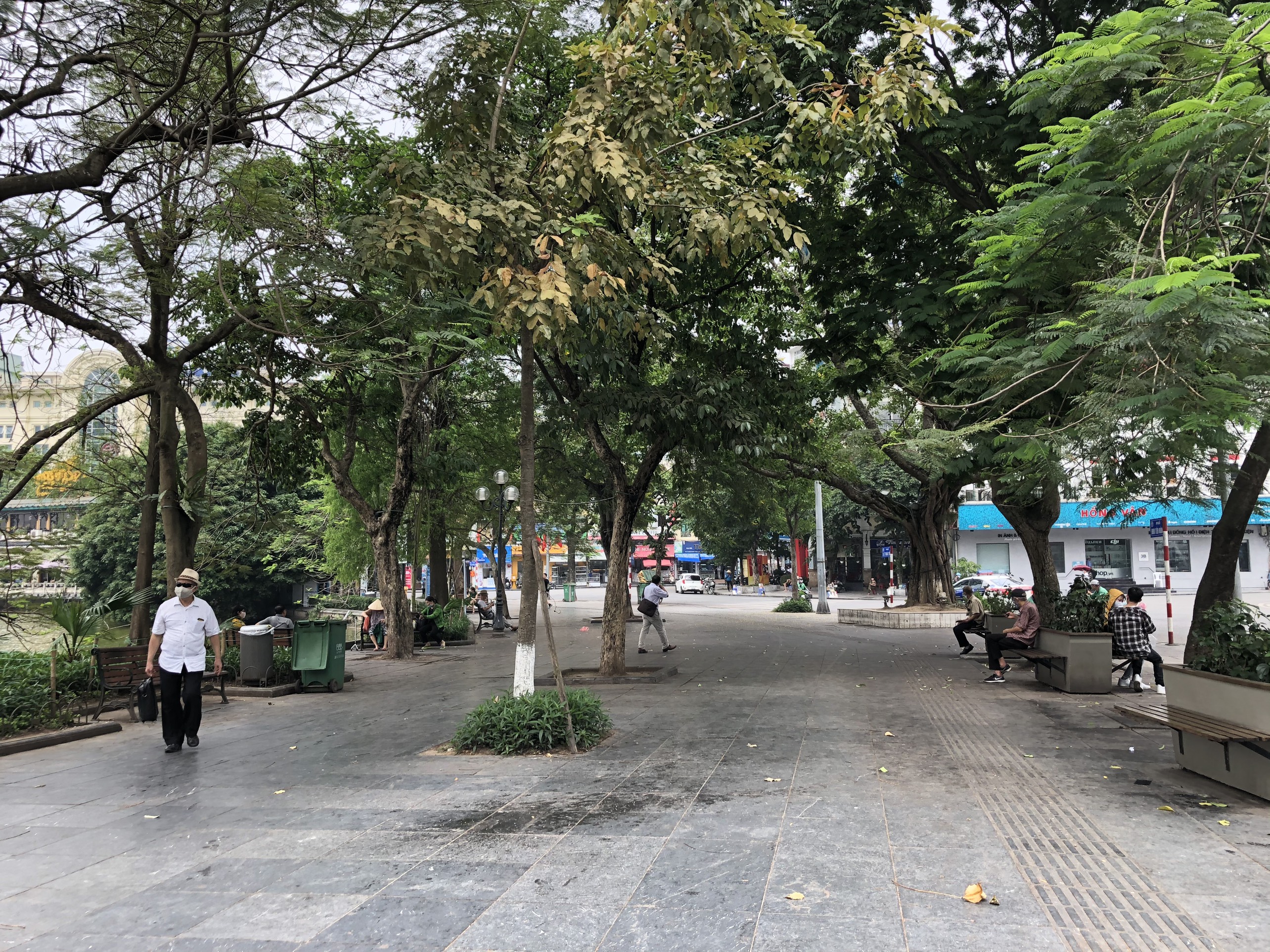Mở cửa trở lại, một số điểm tham quan tại Hà Nội vẫn vắng khách du lịch - Ảnh 11.