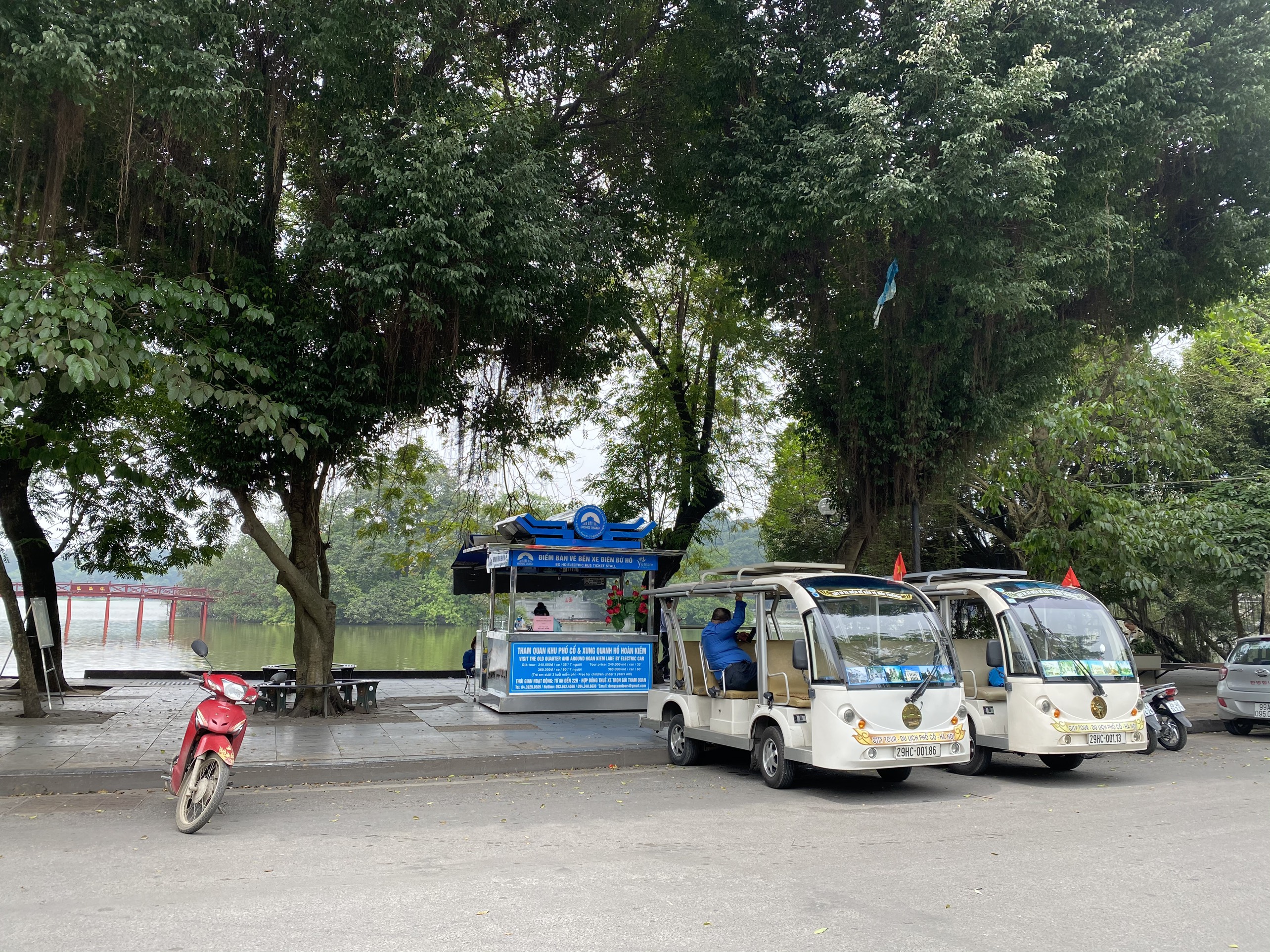 Mở cửa trở lại, một số điểm tham quan tại Hà Nội vẫn vắng khách du lịch - Ảnh 12.