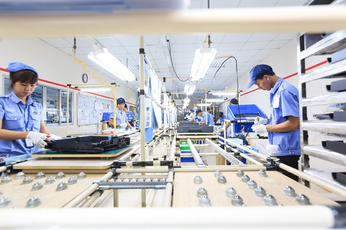 Việt Nam sẵn sàng mở lại dần các hoạt động kinh tế sau khi kiểm soát được Covid-19 - Ảnh 1. Việt Nam sẵn sàng mở lại dần các hoạt động kinh tế sau khi kiểm soát được Covid-19 - Ảnh 1.