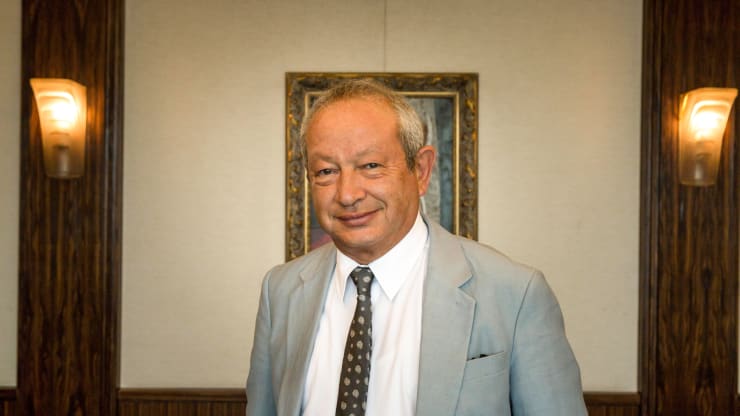 'Cà khịa' với Warren Buffett, tỉ phú Ai Cập Naguib Sawiris cho biết sẽ bỏ tiền mua lại các hãng hàng không - Ảnh 1. 'Cà khịa' với Warren Buffett, tỉ phú Ai Cập Naguib Sawiris cho biết sẽ bỏ tiền mua lại các hãng hàng không - Ảnh 1.
