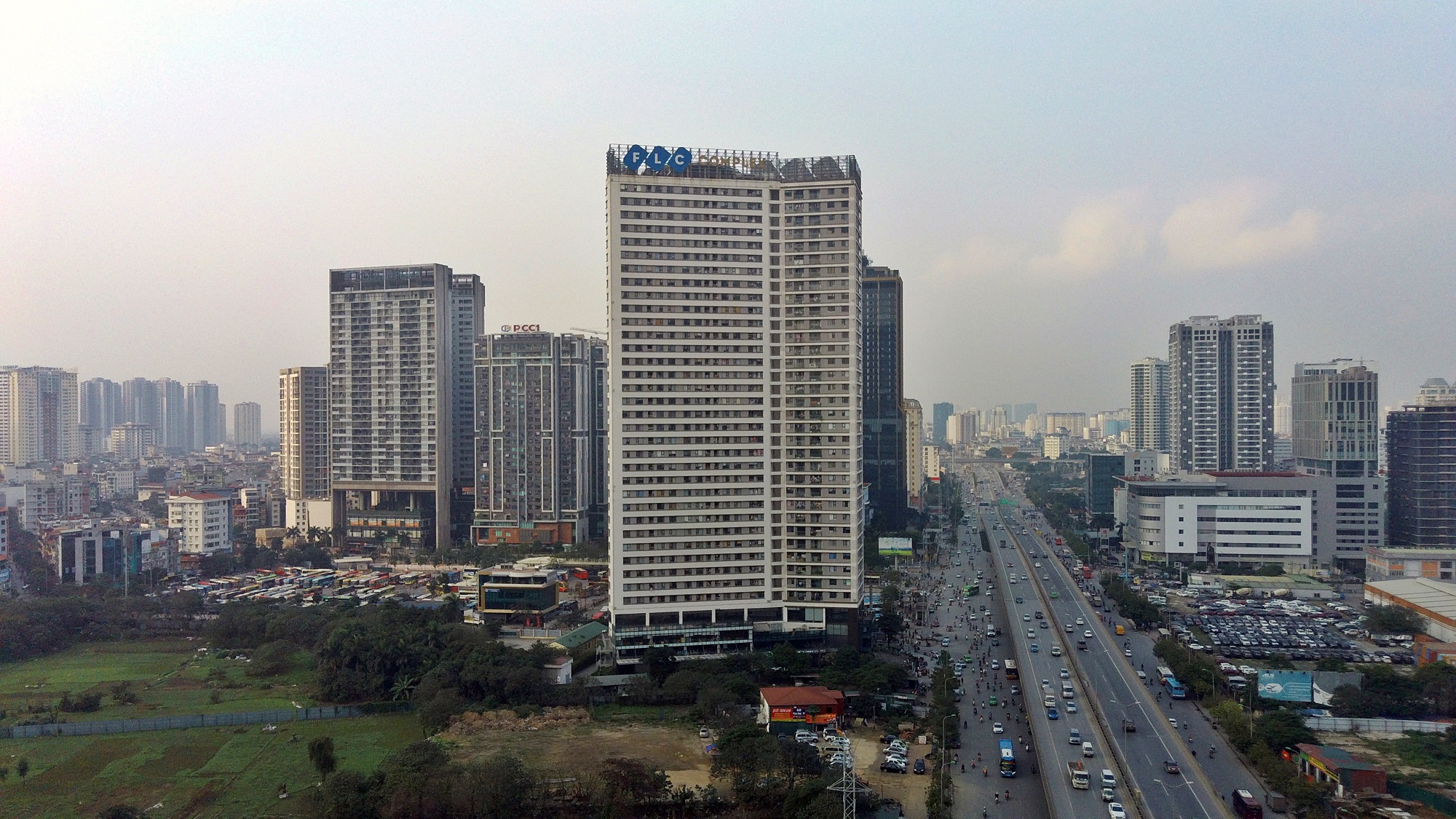 Cao ốc đang 'bóp nghẹt' Vành đai 3 ở Hà Nội từ cầu Thăng Long đến đường Giải Phóng - Ảnh 9. Cao ốc đang 'bóp nghẹt' Vành đai 3 ở Hà Nội từ cầu Thăng Long đến đường Giải Phóng - Ảnh 9.