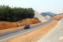 Hé lộ danh tính 18 liên danh nhà đầu tư lọt qua vòng sơ tuyển 8 dự án PPP cao tốc Bắc – Nam