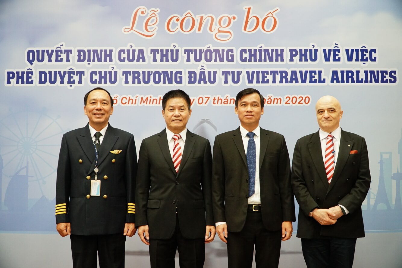 Vietravel Airlines chuẩn bị cất cánh vào đầu năm sau, mục tiêu có ngay 1 triệu khách hàng - Ảnh 1. Vietravel Airlines chuẩn bị cất cánh vào đầu năm sau, mục tiêu có ngay 1 triệu khách hàng - Ảnh 1.