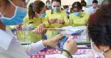 TP HCM: Vì sao nhiều tiệm kim hoàn trả giấy chứng nhận sản xuất vàng trang sức?