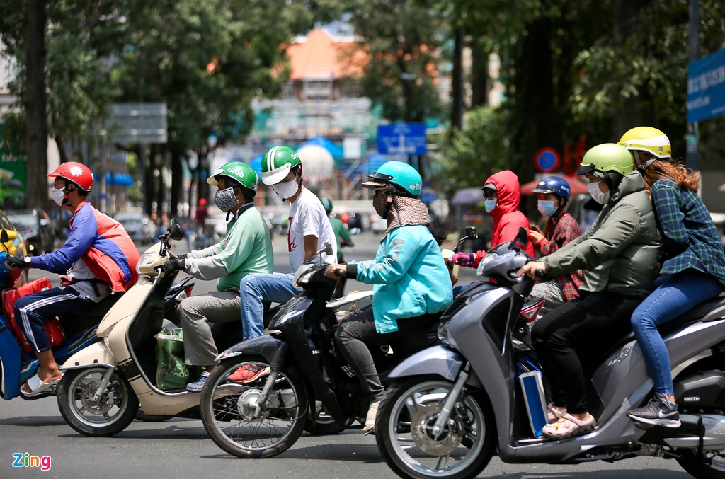 Muôn kiểu tránh nóng ở TP HCM - Ảnh 3. Muôn kiểu tránh nóng ở TP HCM - Ảnh 3.