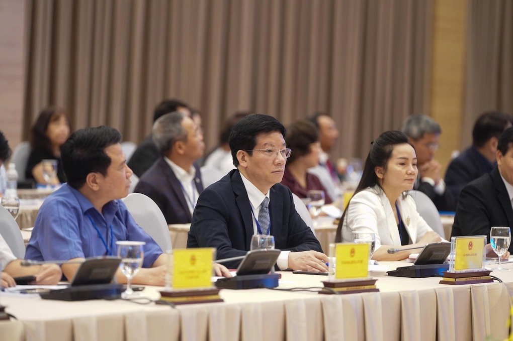 3 điều Thủ tướng nhắn nhủ cộng động doanh nghiệp để vực dậy kinh tế sau đại dịch Covid-19 - Ảnh 3. 3 điều Thủ tướng nhắn nhủ cộng động doanh nghiệp để vực dậy kinh tế sau đại dịch Covid-19 - Ảnh 3.