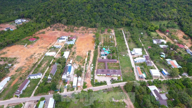 Nhìn từ trên cao đảo ngọc Phú Quốc bị ‘băm nát’ do buông lỏng quản lí - Ảnh 2.