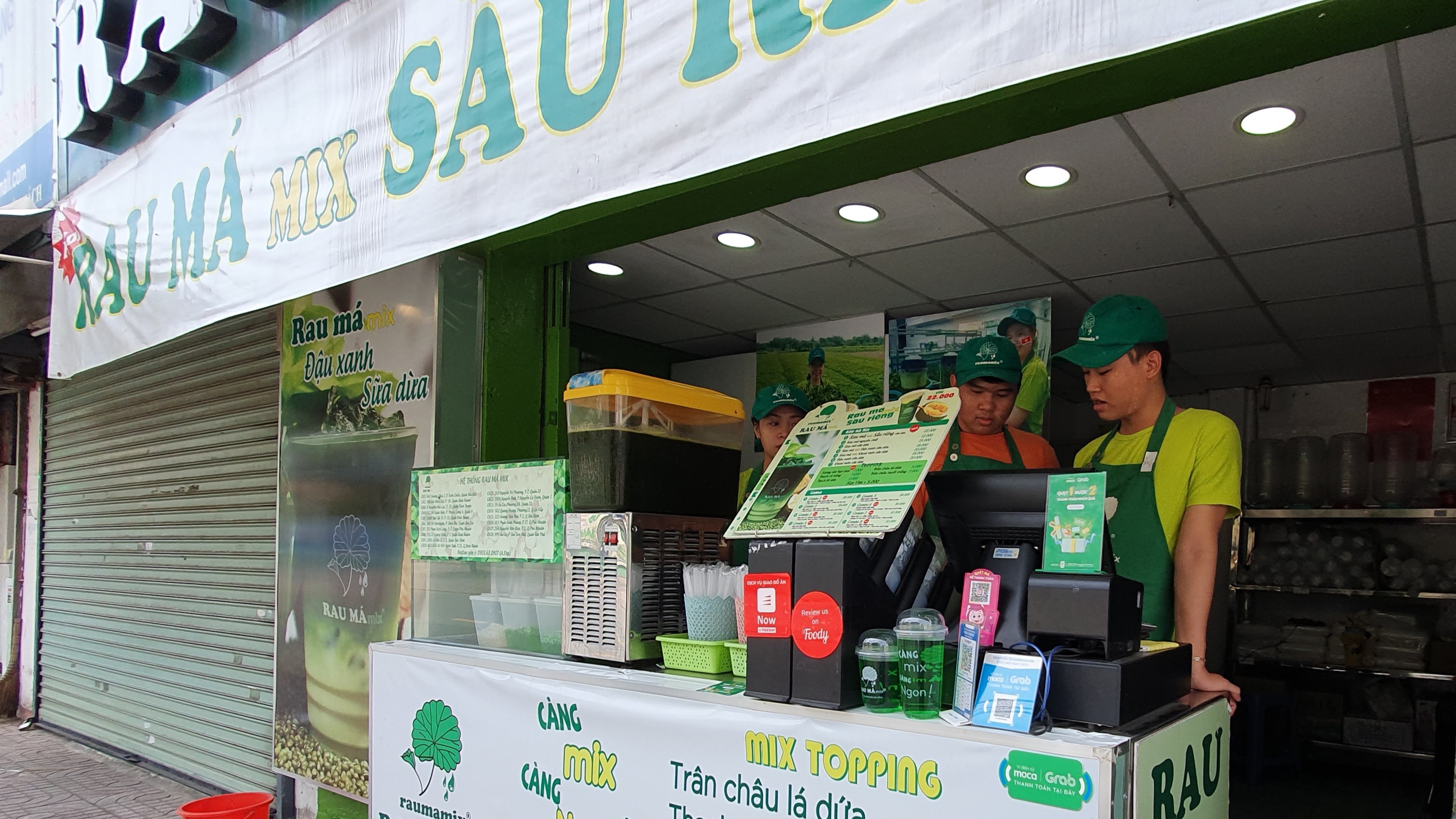 Không như sữa đậu nành, nhiều thức uống bình dân được lên đời vẫn thu tiền triệu mỗi ngày - Ảnh 3. Không như sữa đậu nành, nhiều thức uống bình dân được lên đời vẫn thu tiền triệu mỗi ngày - Ảnh 3.