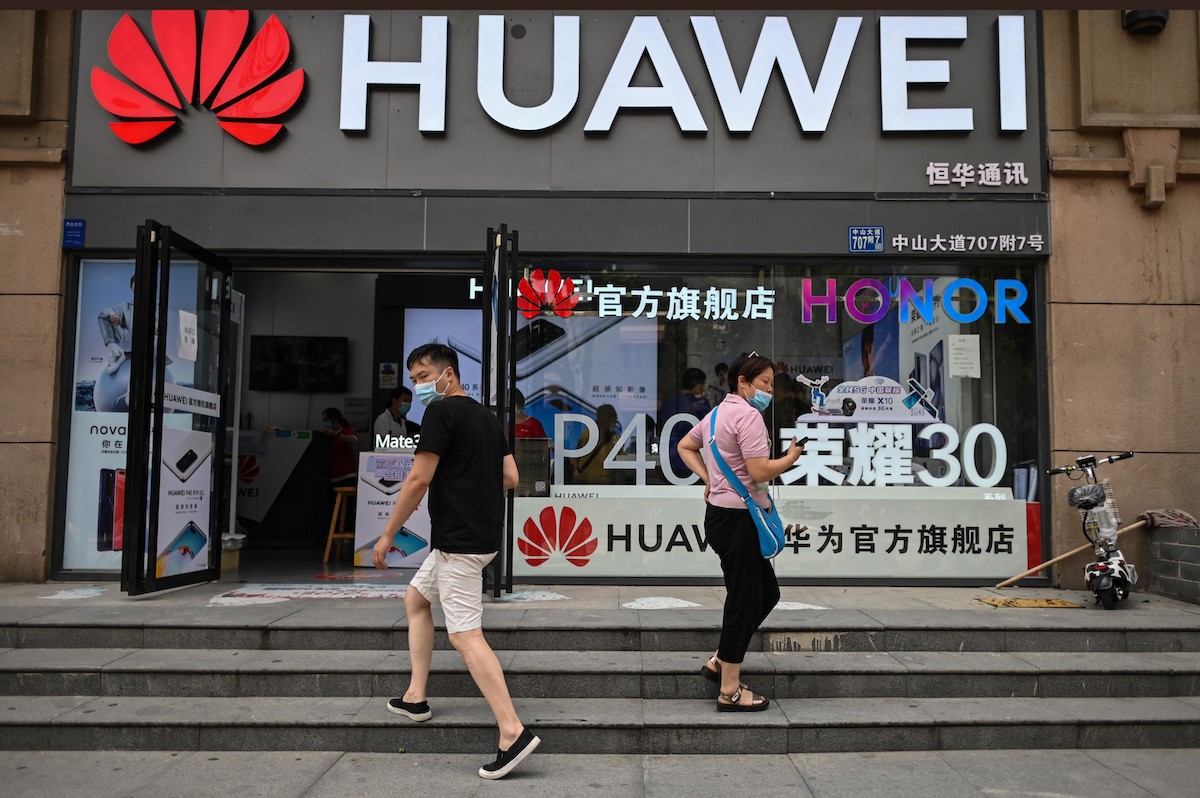 Huawei xây dựng kho chip dự trữ đủ dùng trong 2 năm trước những lệnh cấm mới từ Mỹ - Ảnh 3. Huawei xây dựng kho chip dự trữ đủ dùng trong 2 năm trước những lệnh cấm mới từ Mỹ - Ảnh 3.
