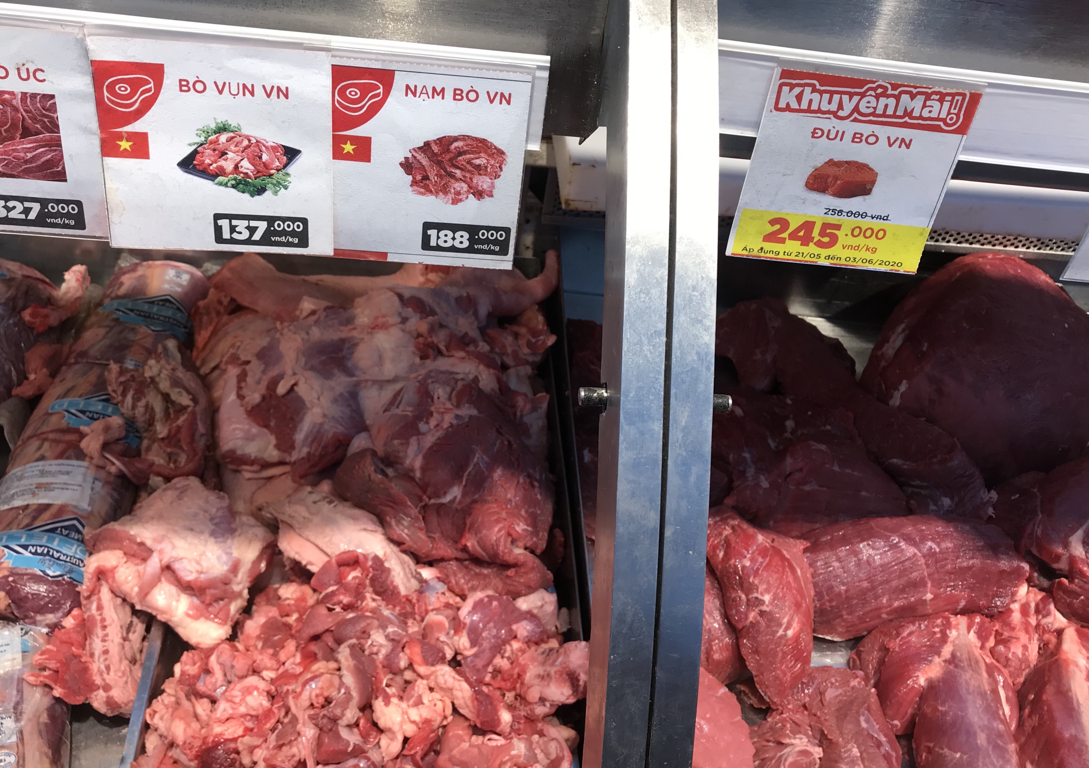 Thịt heo tại chợ tăng sốc, giá siêu thị lên gần 300.000 đồng/kg, đắt hơn cả thịt bò - Ảnh 3. Thịt heo tại chợ tăng sốc, giá siêu thị lên gần 300.000 đồng/kg, đắt hơn cả thịt bò - Ảnh 3.