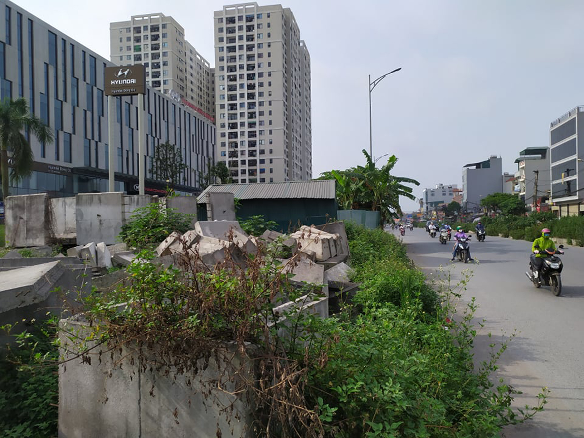 Dự án mở rộng đường Tam Trinh hơn 2.000 tỉ đồng sau 4 năm mới làm được vài trăm mét - Ảnh 11. Dự án mở rộng đường Tam Trinh hơn 2.000 tỉ đồng sau 4 năm mới làm được vài trăm mét - Ảnh 11.