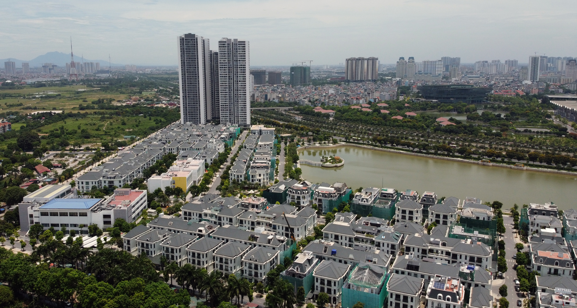 Công viên hồ điều hòa Phùng Khoang vẫn dang dở sau 4 năm khởi công - Ảnh 14. Công viên hồ điều hòa Phùng Khoang vẫn dang dở sau 4 năm khởi công - Ảnh 14.