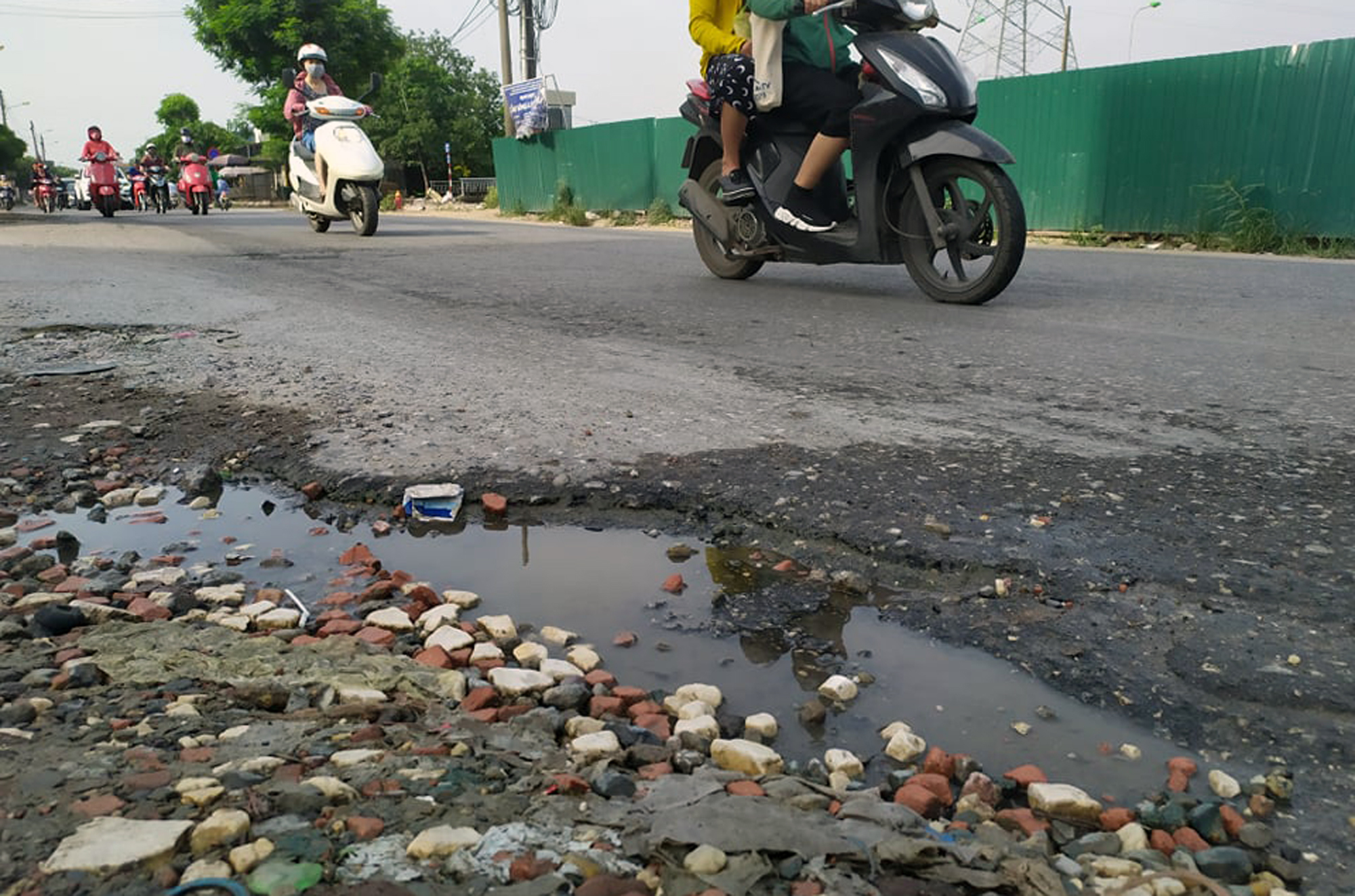 Dự án mở rộng đường Tam Trinh hơn 2.000 tỉ đồng sau 4 năm mới làm được vài trăm mét - Ảnh 15. Dự án mở rộng đường Tam Trinh hơn 2.000 tỉ đồng sau 4 năm mới làm được vài trăm mét - Ảnh 15.