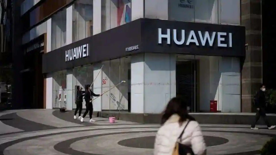 Nguồn chip dự trữ cạn kiệt, đế chế Huawei sẽ sụp đổ trong một sớm một chiều? - Ảnh 1. Nguồn chip dự trữ cạn kiệt, đế chế Huawei sẽ sụp đổ trong một sớm một chiều? - Ảnh 1.