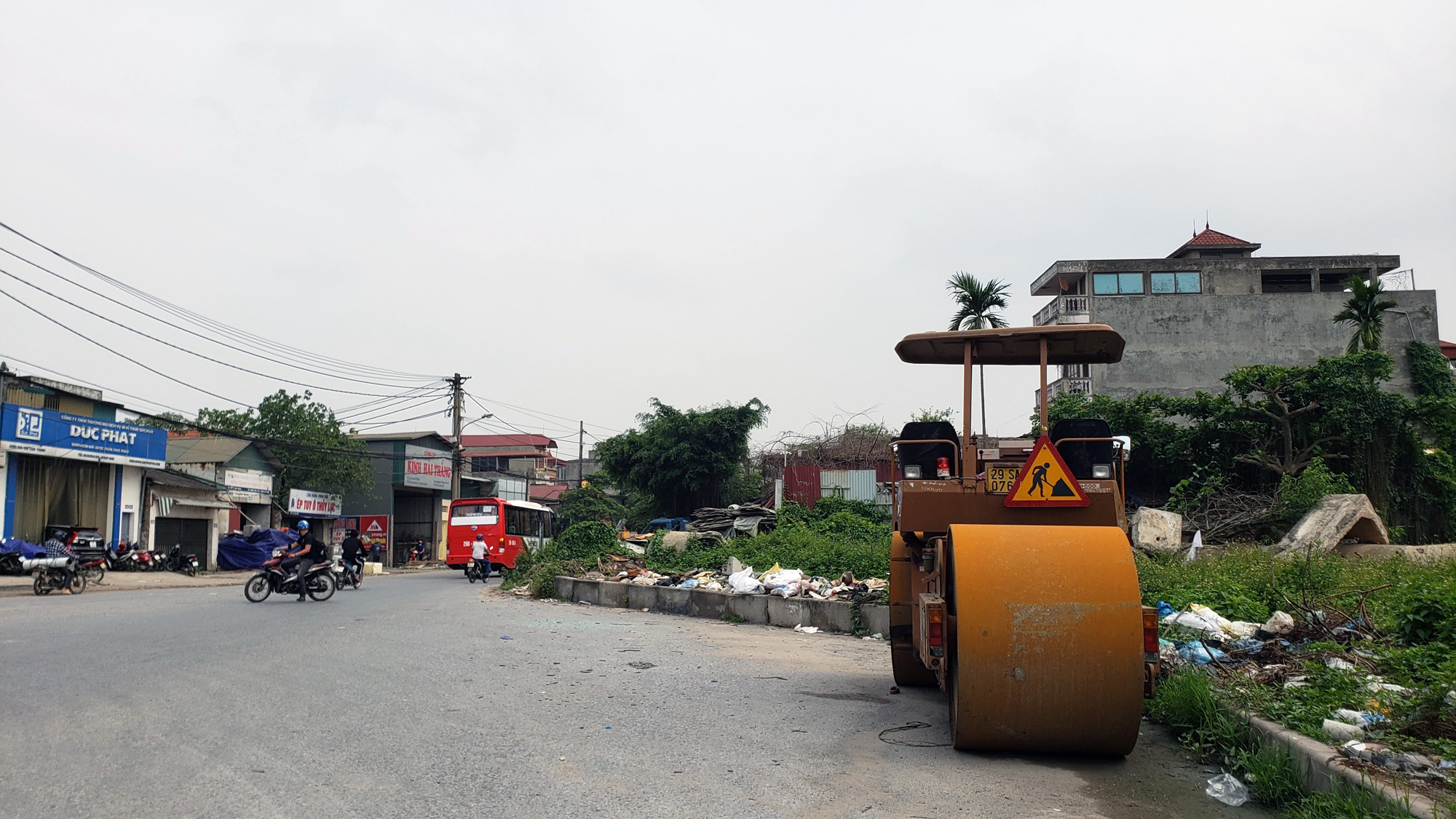 Dự án mở rộng đường Tam Trinh hơn 2.000 tỉ đồng sau 4 năm mới làm được vài trăm mét - Ảnh 9. Dự án mở rộng đường Tam Trinh hơn 2.000 tỉ đồng sau 4 năm mới làm được vài trăm mét - Ảnh 9.