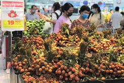Siêu thị bán vải thiều qua ví điện tử với giá hơn 19.000 đồng/kg, có khách gom cả trăm kg