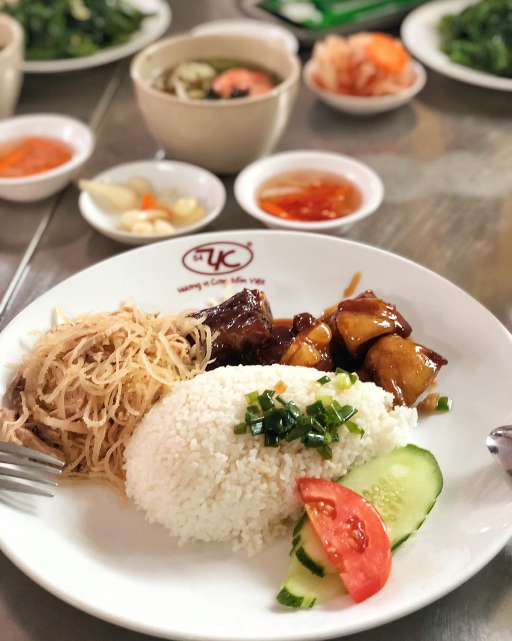 5 địa chỉ quán ăn ngon nổi tiếng với giá cả phải chăng tại quận 1, Sài Gòn - Ảnh 5. 5 địa chỉ quán ăn ngon nổi tiếng với giá cả phải chăng tại quận 1, Sài Gòn - Ảnh 5.