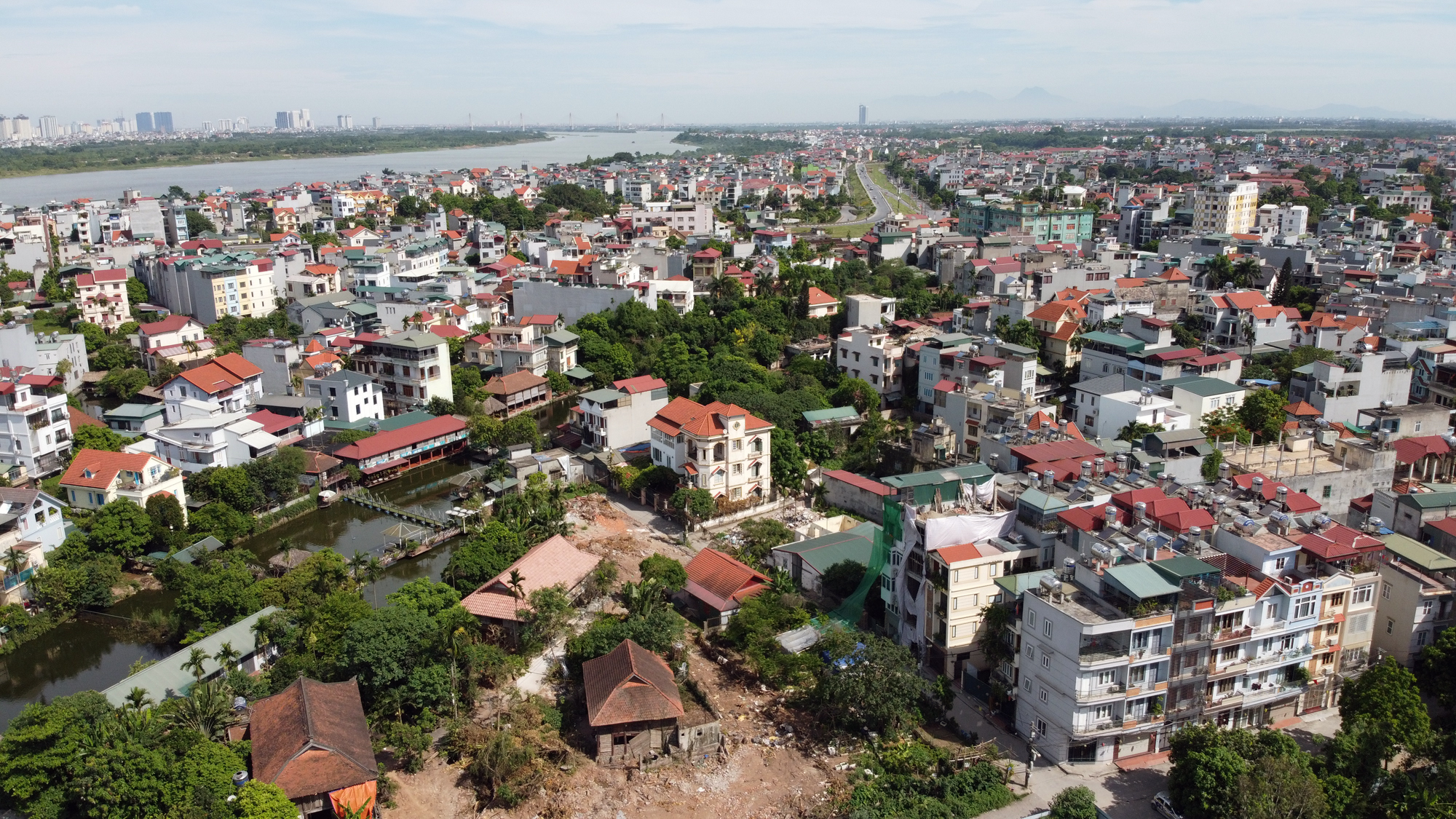 Đường ngàn tỉ nối Ngọc Thụy - Nguyễn Văn Cừ ở quận Long Biên mới làm được vài trăm mét - Ảnh 5.